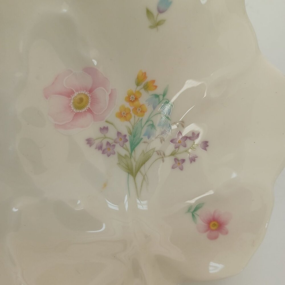 Mikasa Leaf Shaped Dish Gentle Breeze Ivory Bone China Trinket Dish Nut Candy - Picture 14 of 16